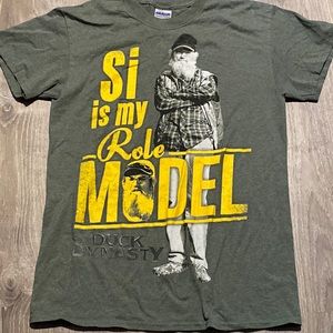 Duck dynasty shirt MENS small